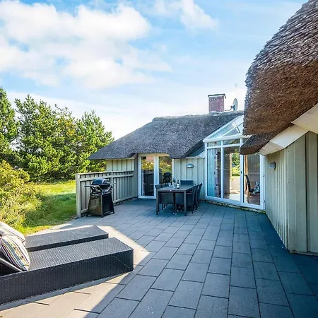 8 Person In Strand-by Traum Vejers Strand