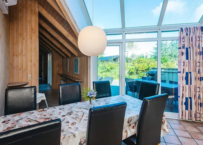 8 Person In Strand-by Traum Semesterbostad Vejers Strand