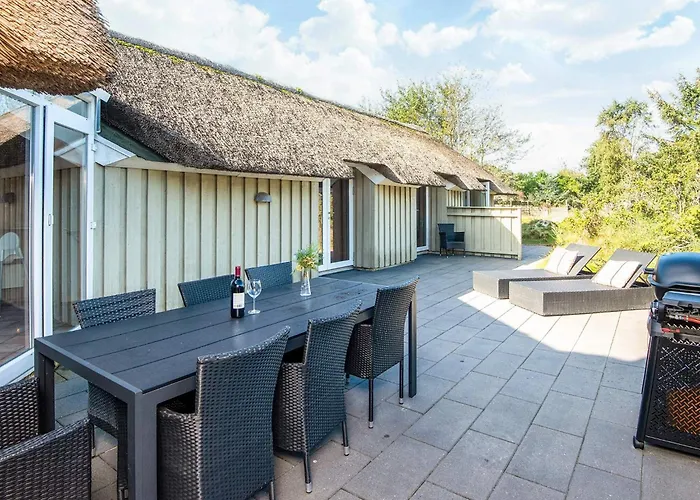 Prázdninový dům 8 Person In Strand-by Traum *