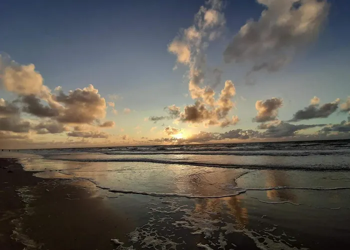 8 Person In Strand-by Traum *